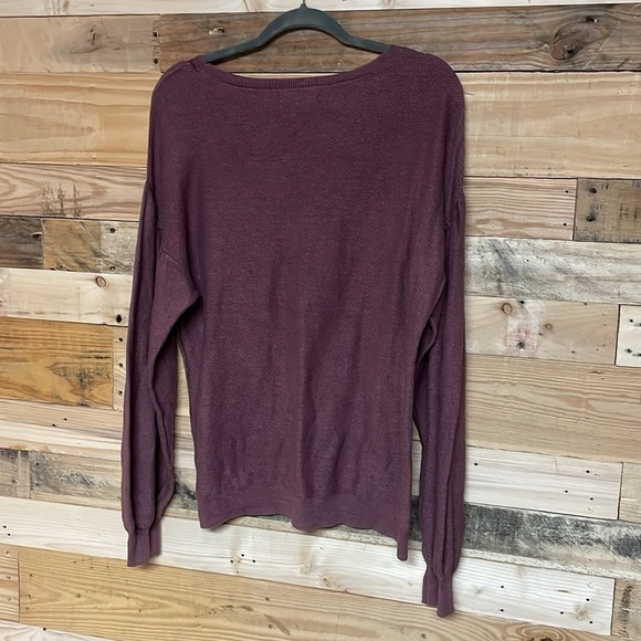 American Eagle size large burgundy color ballon sleeve lightweight crew sweater - Picture 7 of 7